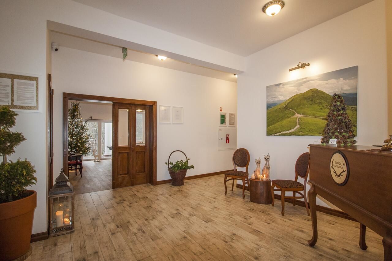 Курортные отели Dwór Leszczowate Wellness & Spa Устшики-Дольне-39